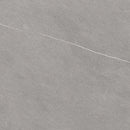 Grijze betonnen ondergrond met een dunne scheur, Overland Greige 60x60 rett