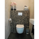 Wandtoilet met stenen mozaïek achtergrond en Palladiana Silva Grey 30x30 cm tegels