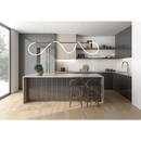 Moderne keuken met golvende witte LED en Pencil Kromo White mozaïektegel 35x35cm