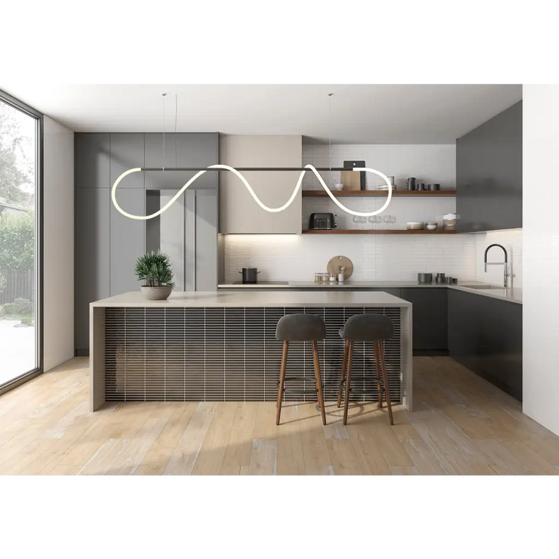 Moderne keuken met golvende witte LED en Pencil Kromo White mozaïektegel 35x35cm