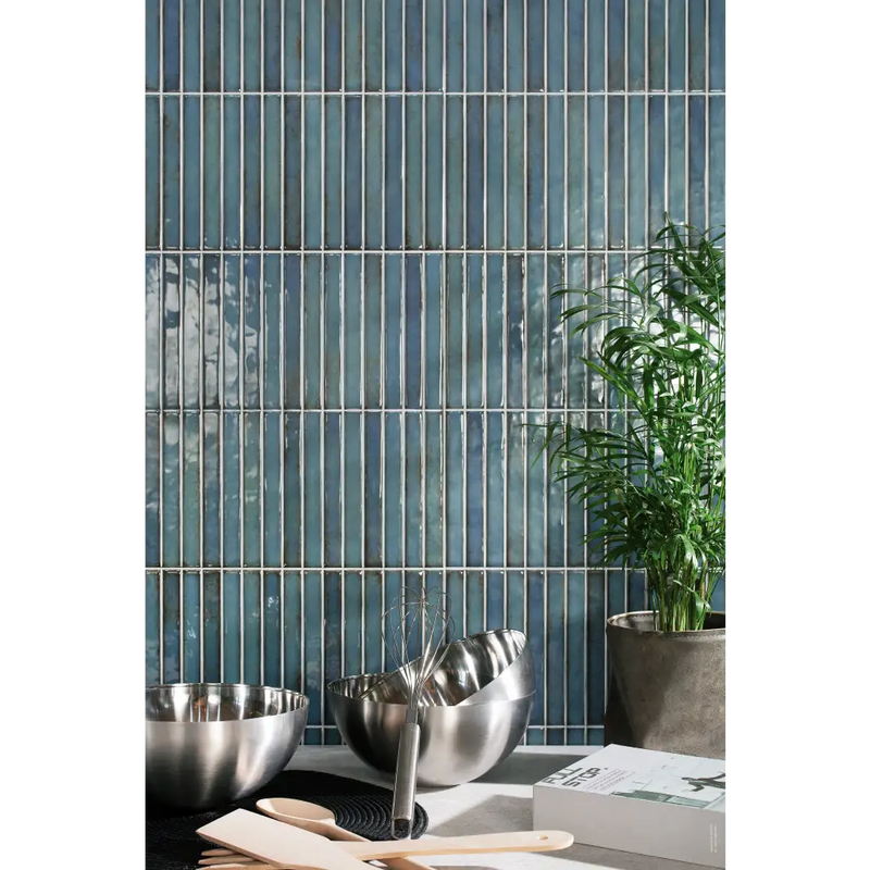 Glansrijke turquoise mozaiektegel 35x35cm Pencil Raku met witte voeg