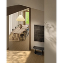 Houten eettafel met metalen stoelen onder conische lamp, Plein Air Beige 20x120 rett