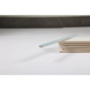 Pencil op stapel papier naast Quarter Round Colonial Sky mat 1,5x30 in de koloniaal stijl