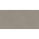 Een plain matte grijze rift greige wandtegel 60x120 rett met subtiele textuur en natuurlijke uitstraling