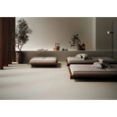 Minimalistische houten platformbedden met lichtgrijze beklede kussens en bijpassende kussentjes rift ivory 60x60 rett