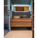 Moderne houten wandmeubel met vaaswasbak en azure blue speckle achterwand