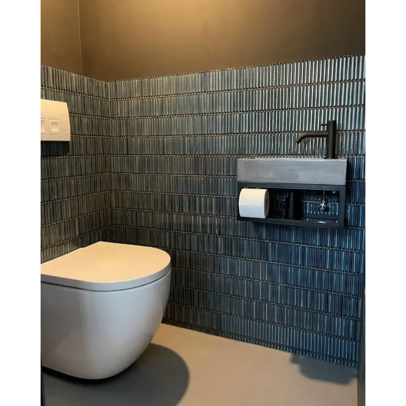 Wandtoilet met modern design in Azure Blue Speckle voor stijlvolle badkamer