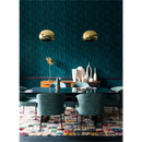 Moderne eetset met azuurblauwe glanzende sepcle en teal stoelen rondom een donkere tafel