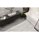 Moderne ovale wasbak op een zwevende donkere wandmeubel met Serenity Bianco 20x120