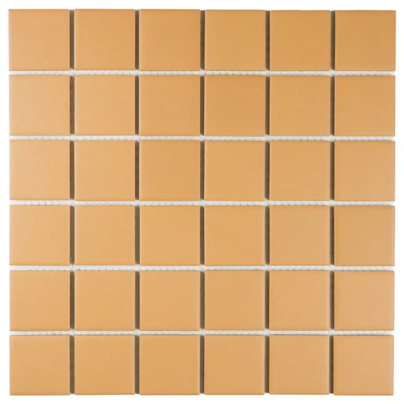 Tuscany Gold tan vierkante mozaïek wandtegels met matte afwerking en witte voegen