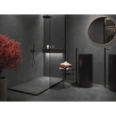 Moderne walk-in douche met glazen paneel en Statale Black 60x120 oppervlakken