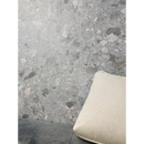 Grijze terrazzo tegel Stone Grey 60x120 rett met textuur en aggregaat