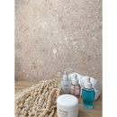 Beige terrazzo tegel met lichte aggregate in Stone Nut 30x60 rett