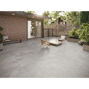 Grijs beton terras met loungestoelen en Stoneland Grey mat 60x120 rett