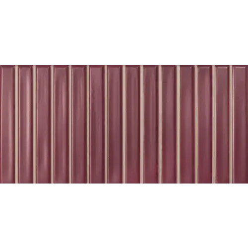 Vertical burgundy metalen golfplaten van Sweet Bars Berry Matt met totale oppervlakte