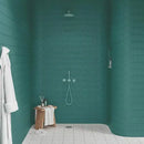 Walk-in douche met teal tegels en regendouche, perfect voor Zoete Staven Teal Mat
