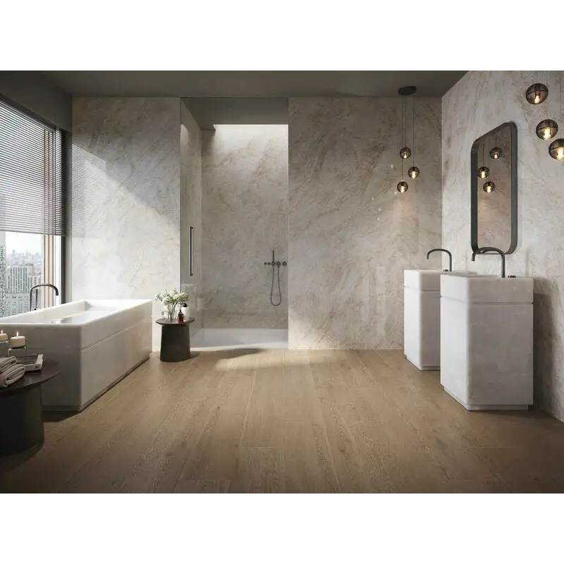 Moderne badkamer met vrijstaand bad, inloopdouche en dubbele wastafels in Taj Mahal Nature gepolijst 120x120