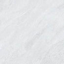 Lichtgrijze marmer met subtiele diagonale adering in Terrastegel Kliff White 60x60