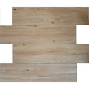 Lichtgekleurde houten planken in een verspringend patroon van Terrastegel Padouk Beige 30x120