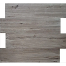 Grijze houten planken met een verweerde uitstraling van Terrastegel Padouk Grey 30x120