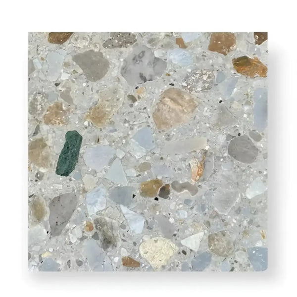 Terrazzo Collezione Sassi La Rocca tegel met glas en steen chips in neutrale tinten