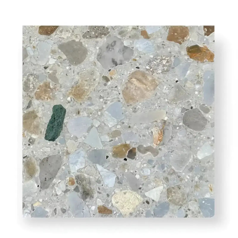 Terrazzo Collezione Sassi La Rocca tegel met glas en steen chips in neutrale tinten