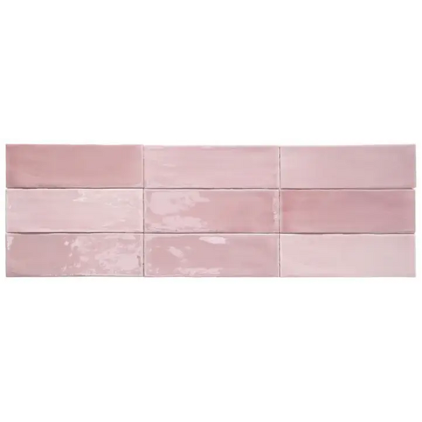 Pink glossy ceramic subway tile with metallic accents, TopTegels Beach Roze 7.5x23 cm