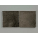 Twee vierkante trend tegels moka glans 10x10 met matte afwerking en subtiele textuur in grijstinten