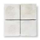 Witte betonnen tegels met ruwe textuur en imperfecties, Umbria White Antique 15x15x2,5cm