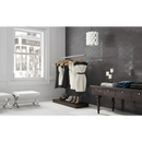 Freestanding kledingrek met jurken en schoenen op de Viena Graphite 10x20