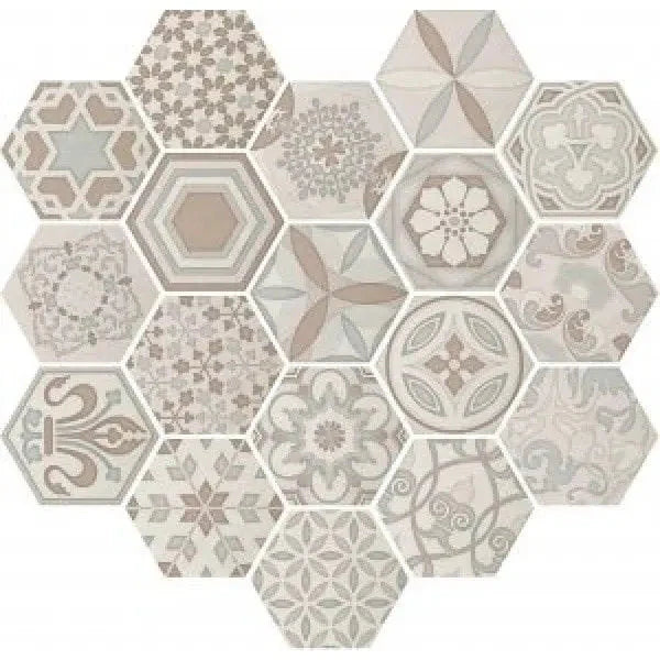 Hexagonale tegels met geometrische en florale patronen in zachte beige en grijs tonen van Vodevil Decor Ivory