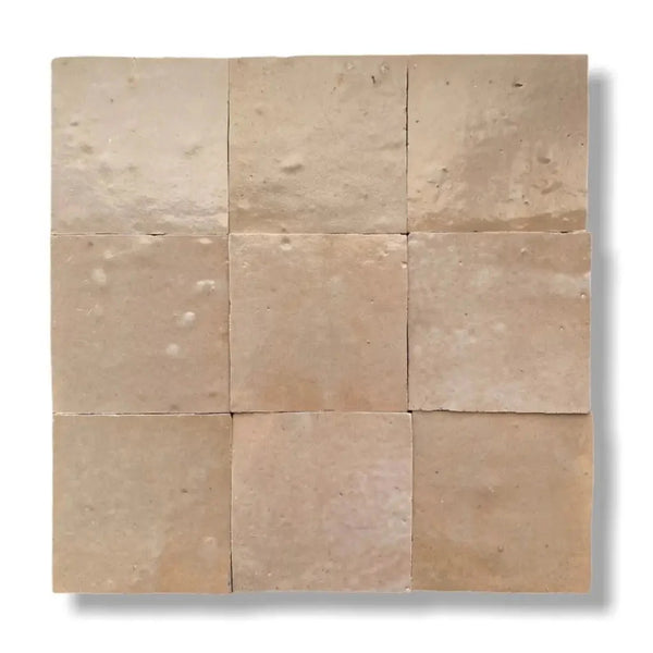 Negen beige Zelliges Alhambra tegels in 3x3 grid, sfeer van Café au Lait 10x10 cm