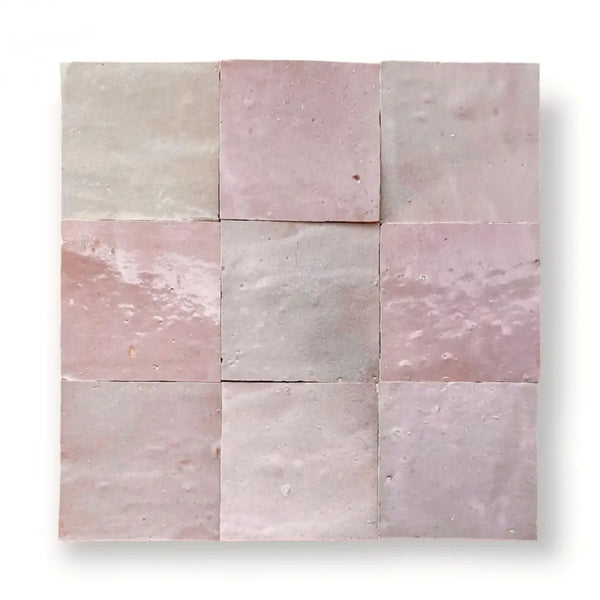 Negen zachte roze en grijze vloertegels in 10x10 cm Zelliges Alhambra stijl