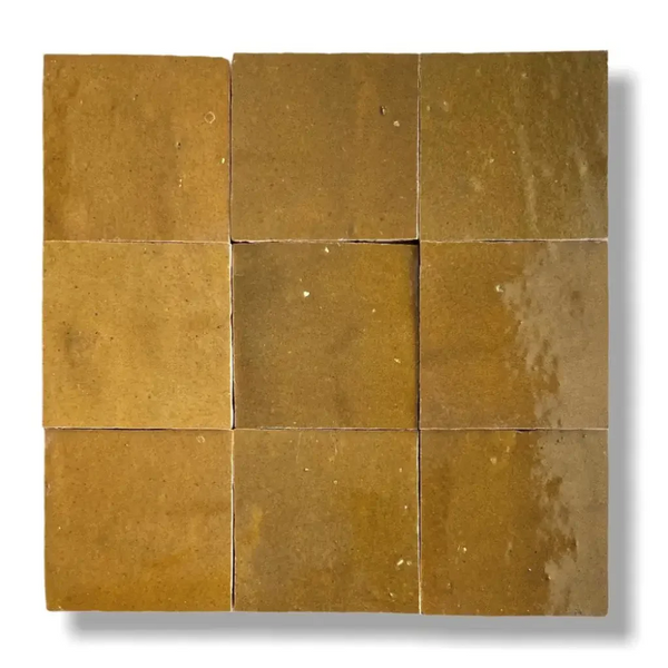 Negen gouden gele keramische tegels in een 3x3 patroon, Zelliges Alhambra Brun 10x10 cm