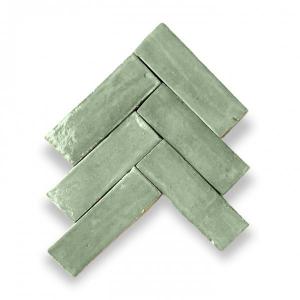 Lichtgroene handmade Zelliges Alhambra Bejmat 49 Pistache in visgraatpatroon