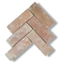 Roze zouttegels in een herringbone patroon van Alhambra Bejmat Terracotta 5x15