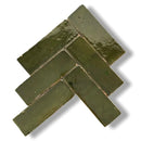 Olijfgroene Zelliges Alhambra Bejmat in herringbonepatroon, 5x15 cm