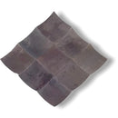 Donkergrijze golvende tegel met segmentgrid in Zelliges Alhambra Ecail 503 Aubergine